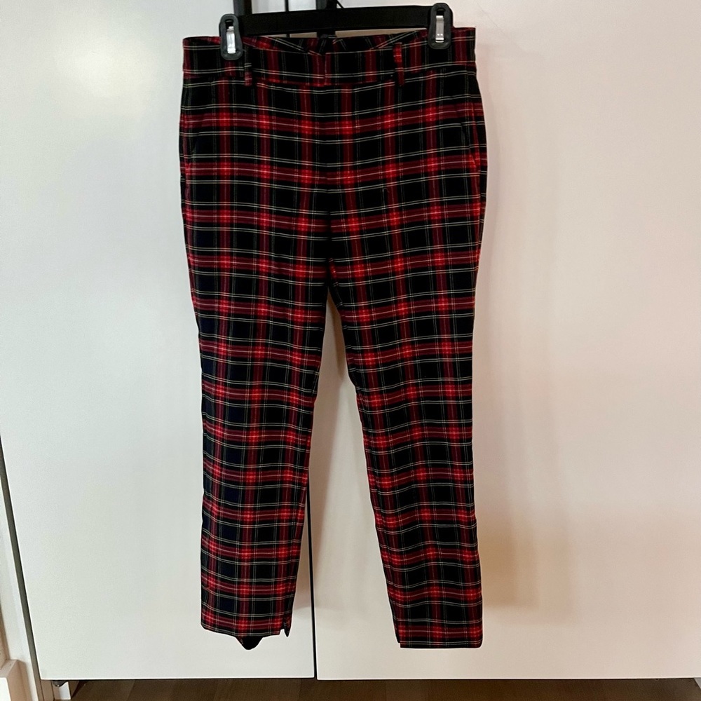 Zara Red and Black Plaid Cropped Pants